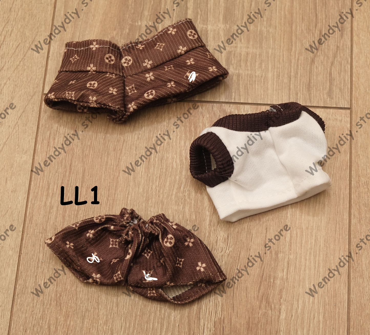 LL1 - Labubu Outfit