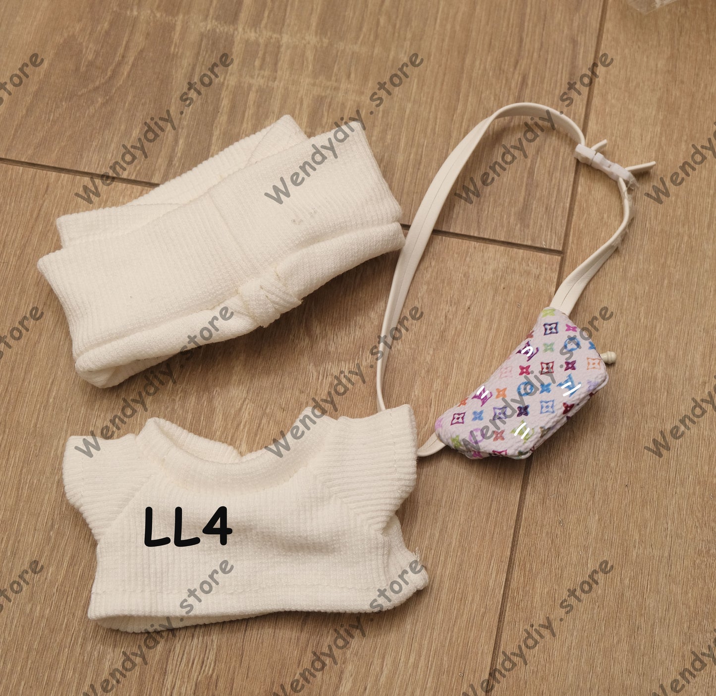 LL4 - Labubu Outfit