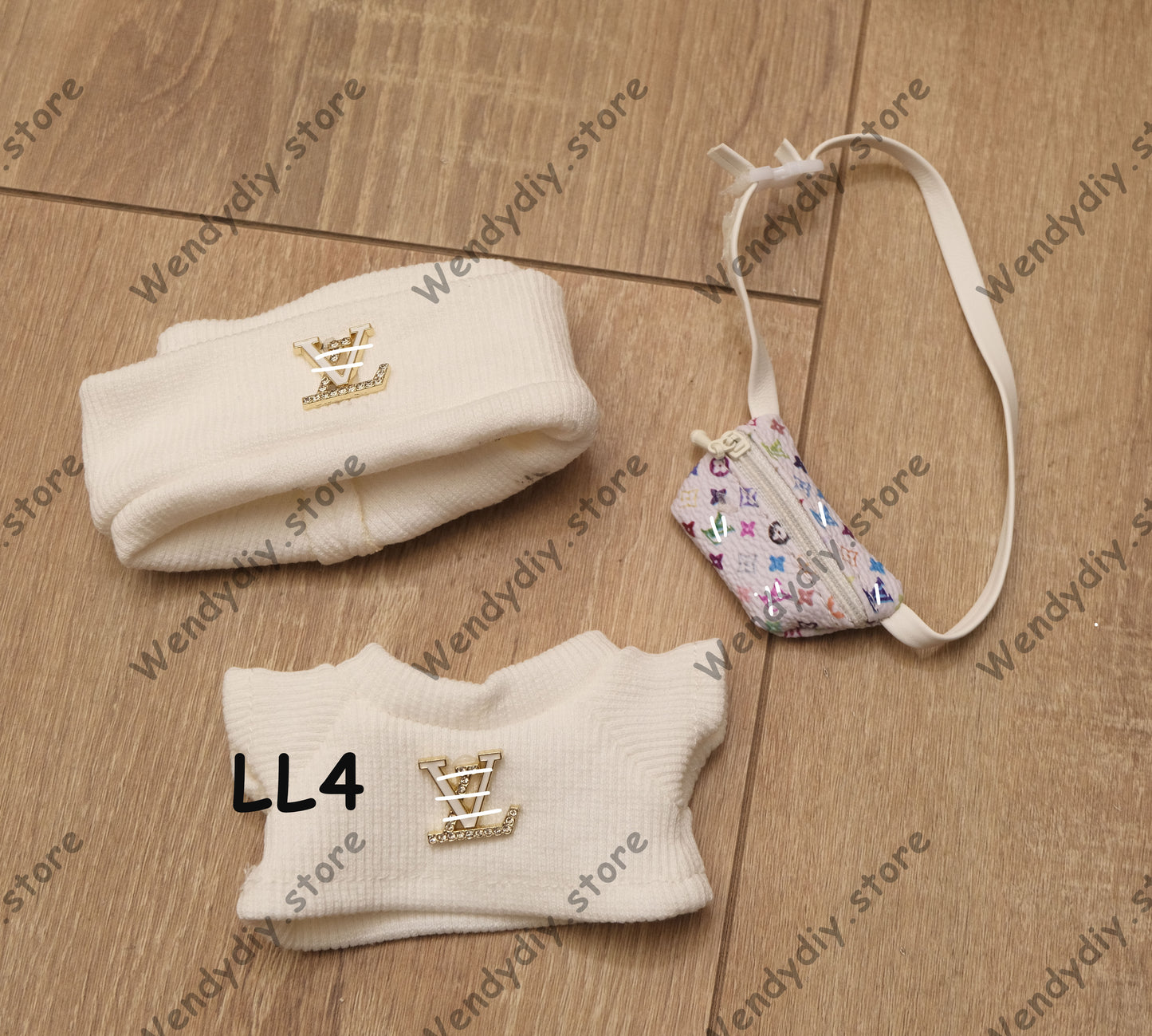 LL4 - Labubu Outfit