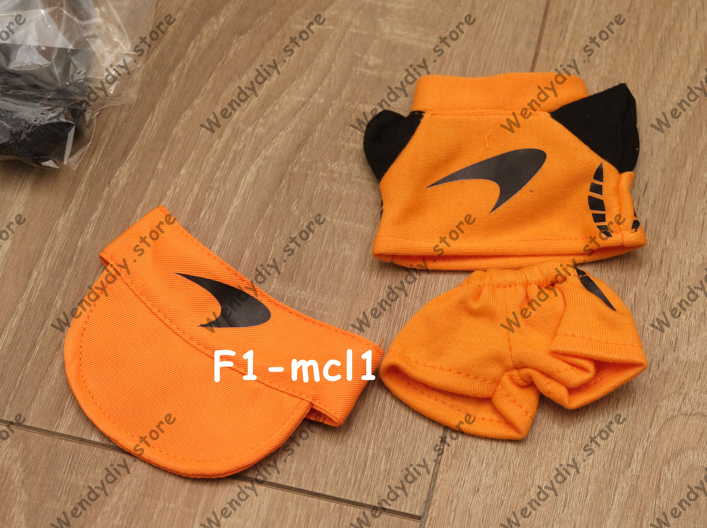 F1-McLaren - Labubu Outfit